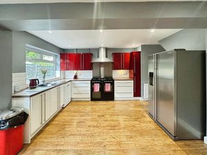 Kitchen- click for photo gallery